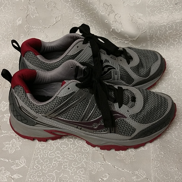 saucony grid escape tr4